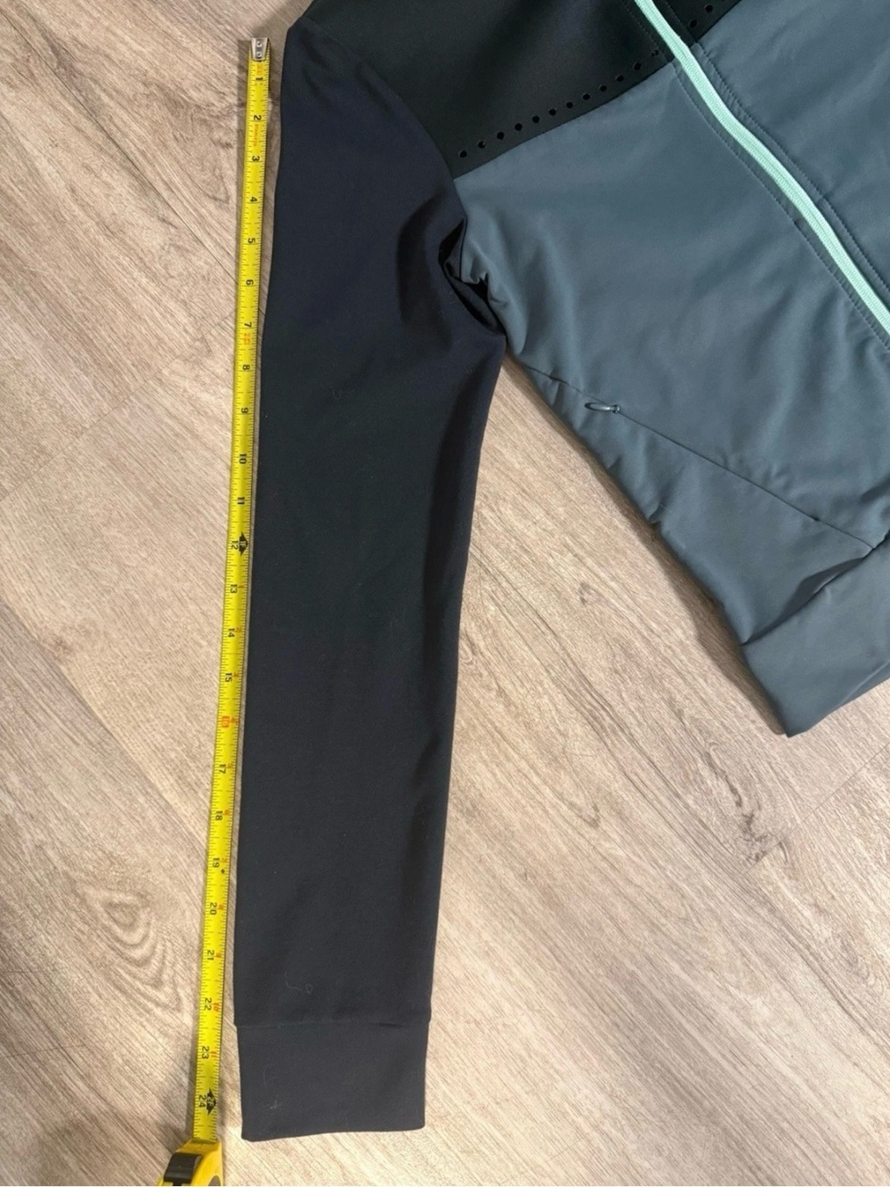 Fabletics Women's XXS Two-Tone Green Full-Zip Track Jacket Pockets EUC - Picture 13 of 14